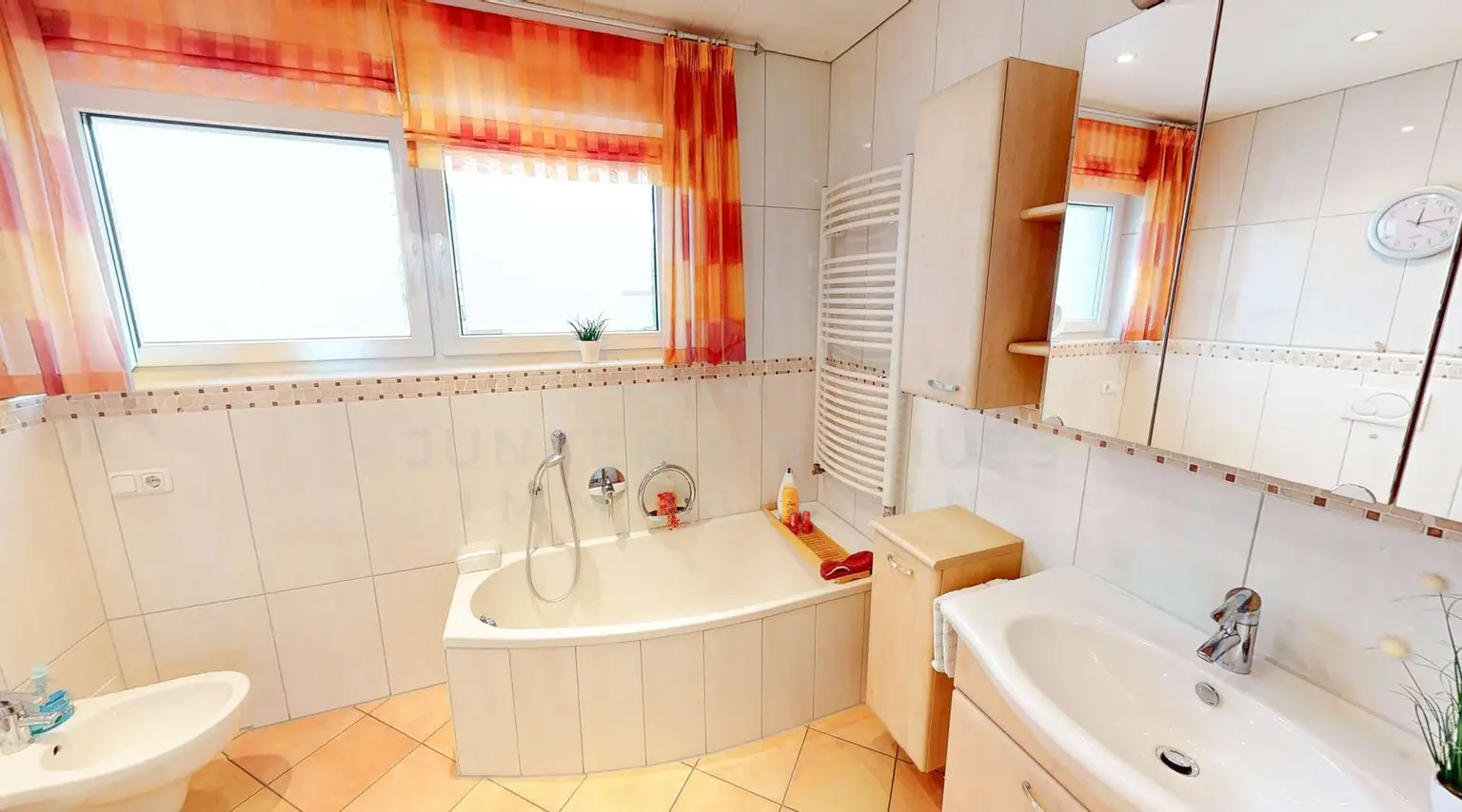 Dusch- und Wannenbad EG