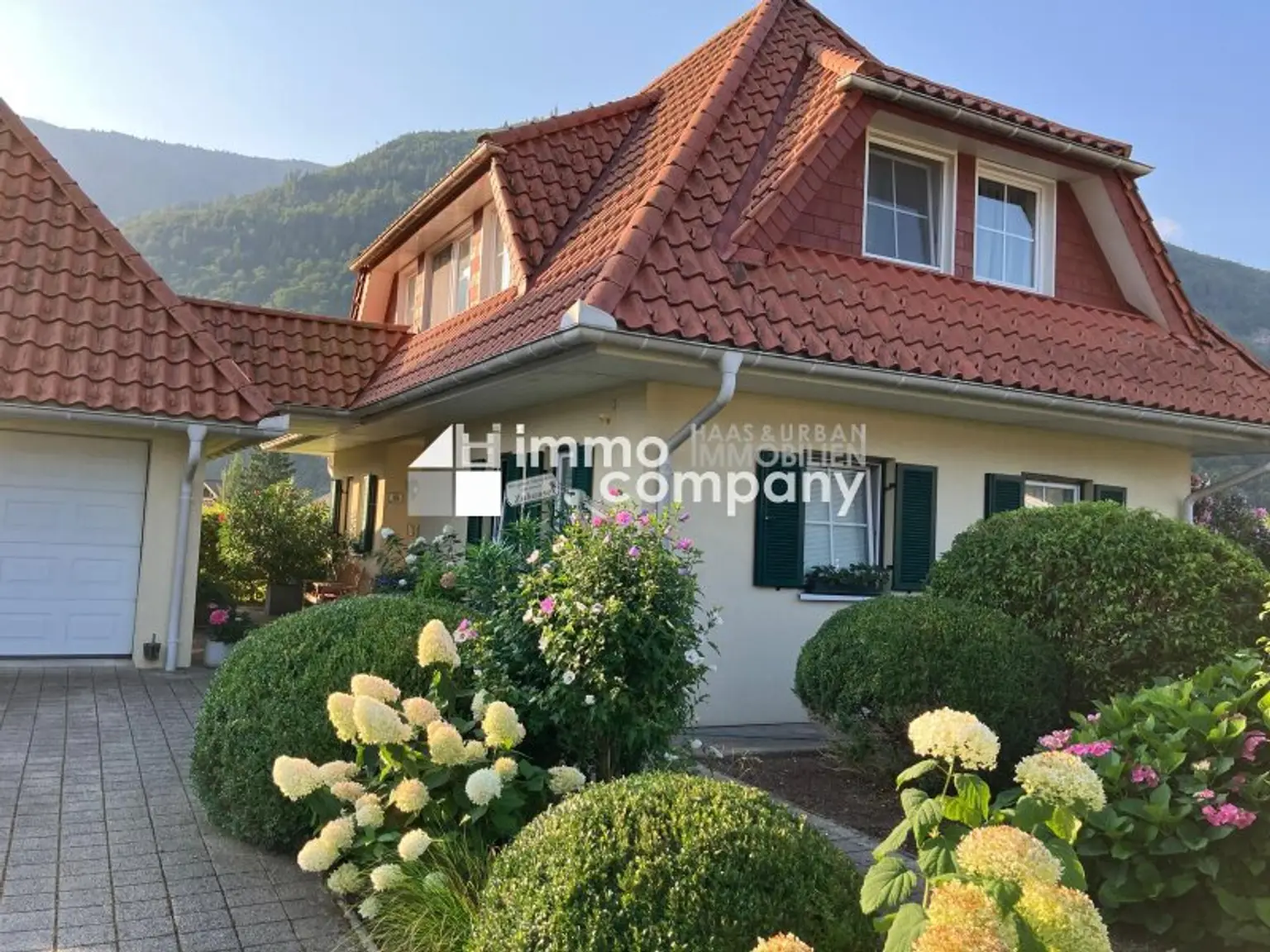 Neuwertiges, wunderschönes Landhaus in Ebensee, nur 300Meter zum Traunsee.