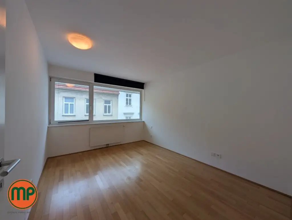 AB APRIL - Lichtdurchflutete 2 Zimmerwohnung