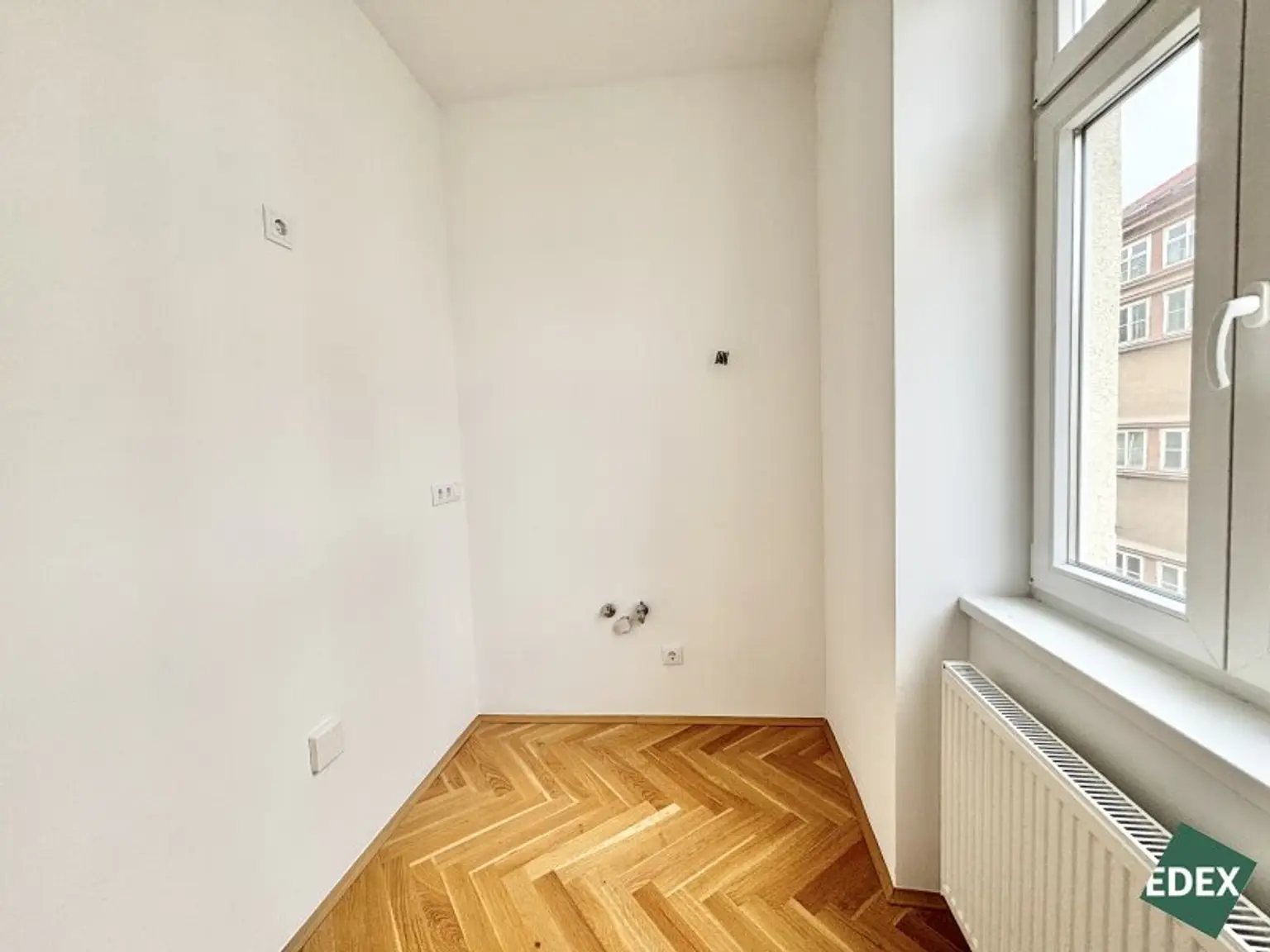 Sanierte 2 Zimmer Altbauwohnung nahe Schloss Schönbrunn - ideal für Singles oder Paare