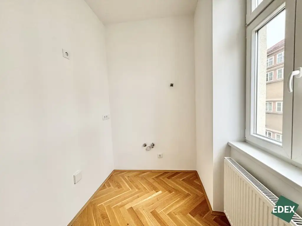 Sanierte 2 Zimmer Altbauwohnung nahe Schloss Schönbrunn - ideal für Singles oder Paare