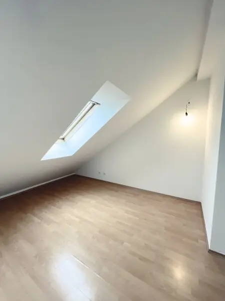 Wohntraum über den Dächern Wiens! Dachgeschoss-/ Maisonette-/ Terrassen-Wohnung mit fantastischem Fernblick!