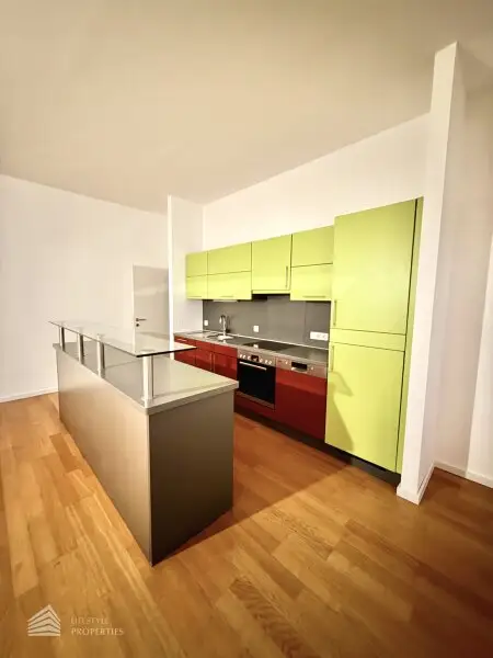 Helle 3 - Zimmer Wohnung, unbefristet, Nähe Theresianum