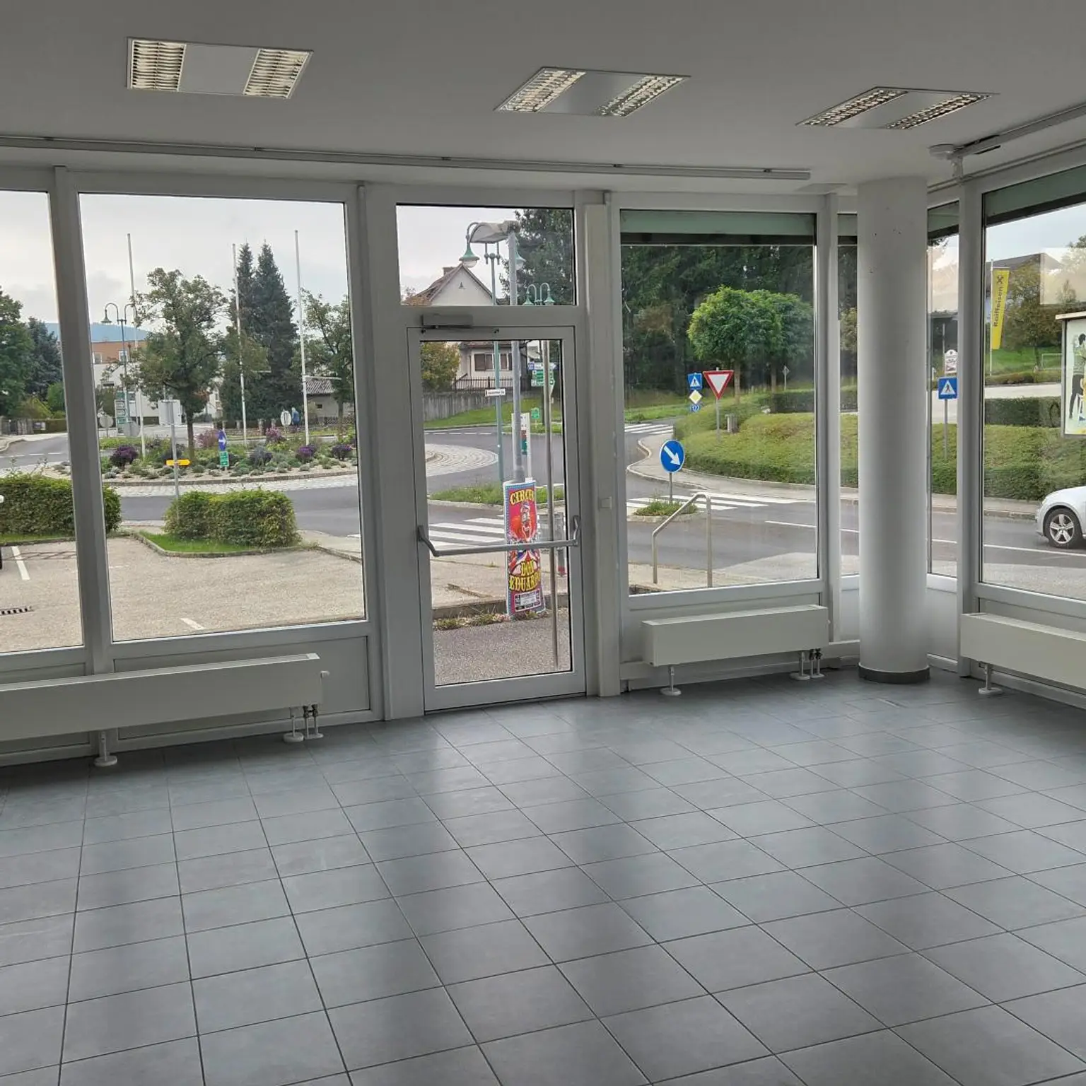 Büro oder Geschäftsfläche mit Parkplätzen in zentraler Lage!