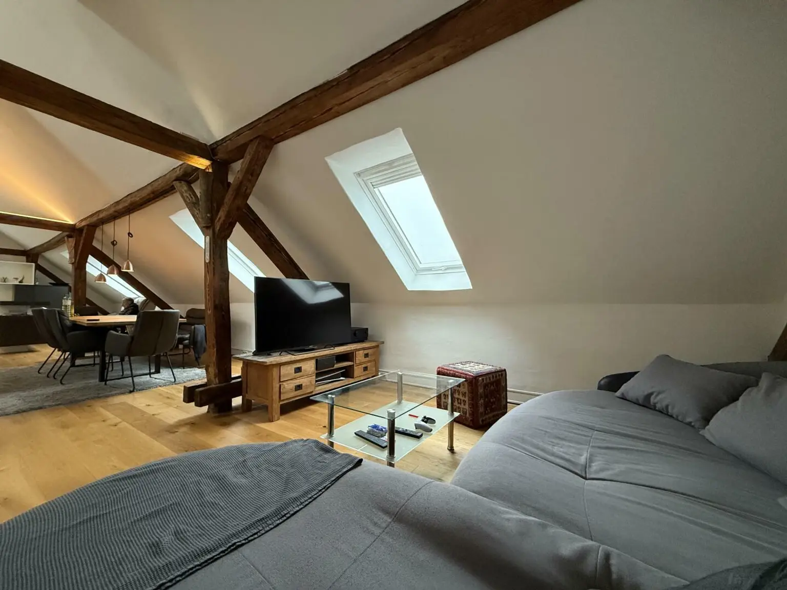 Seltene Gelegenheit! Hochwertige, offen geschnittene Wohnung mit Uhrturm-Blick
