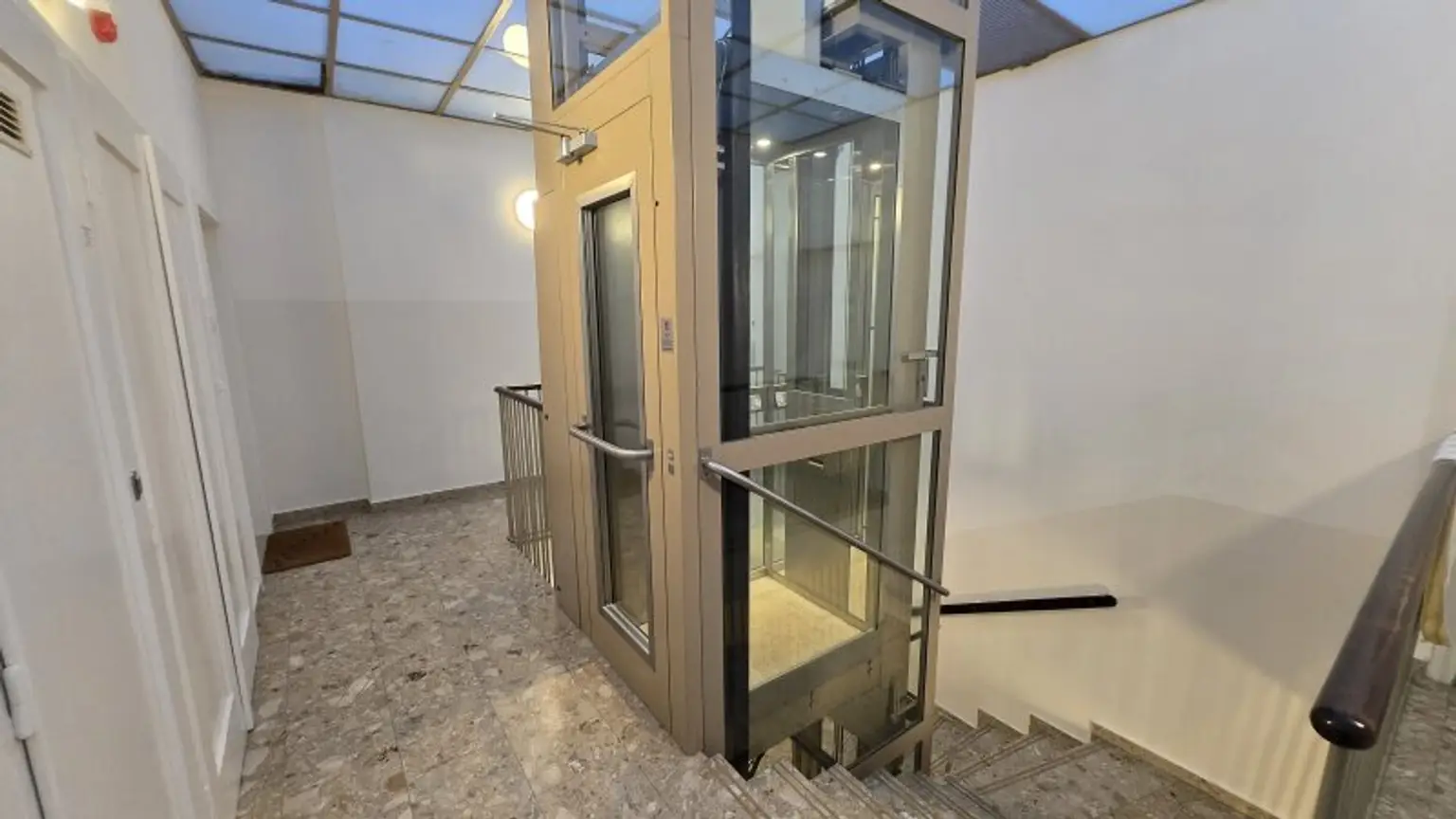 Traumhafter Grün-/Fernblick: 1-Zimmer-Wohnung mit Balkon - 4.Liftstock