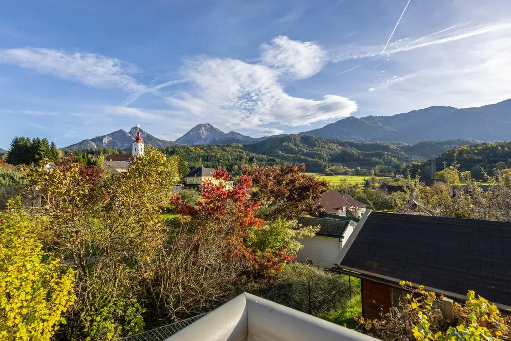 Ein- Zweifamilienhaus mit traumhaften Mittagskogelblick