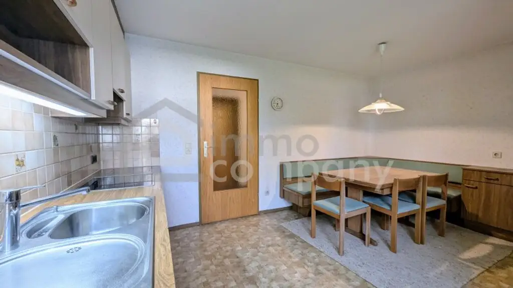 Großzügige 3-Zimmer-Wohnung mit Loggia in zentraler Lage – inkl. Küche und Gemeinschaftsgarten!