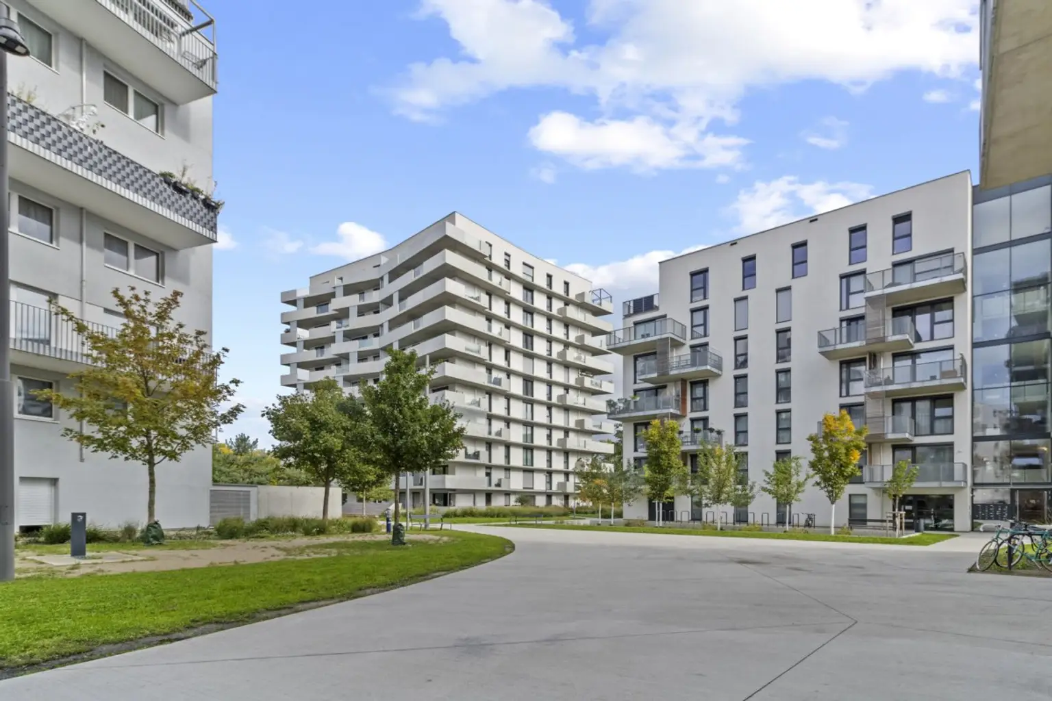 U | ++ DREI ZIMMER im DG ++ Stilvolles Wohnen mit FERNBLICK | Prima Service Immobilien