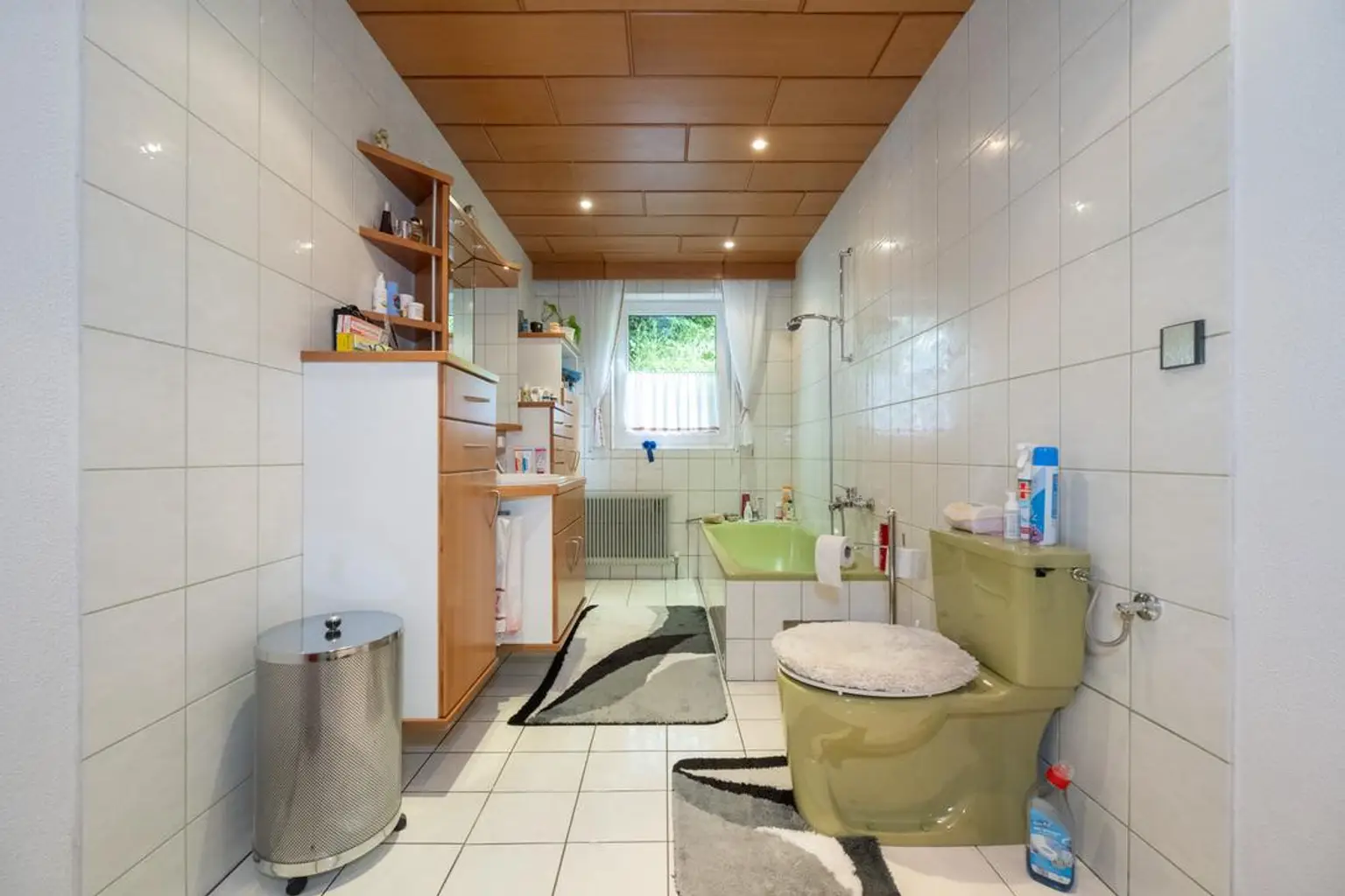 WOHNEN IM GRÜNEN – 242 m² WOHN-NUTZFLÄCHE – 3.903 m² GRUNDSTÜCK! Charmantes Einfamilienhaus voller Potenzial und zahlreicher Gestaltungsmöglichkeiten!