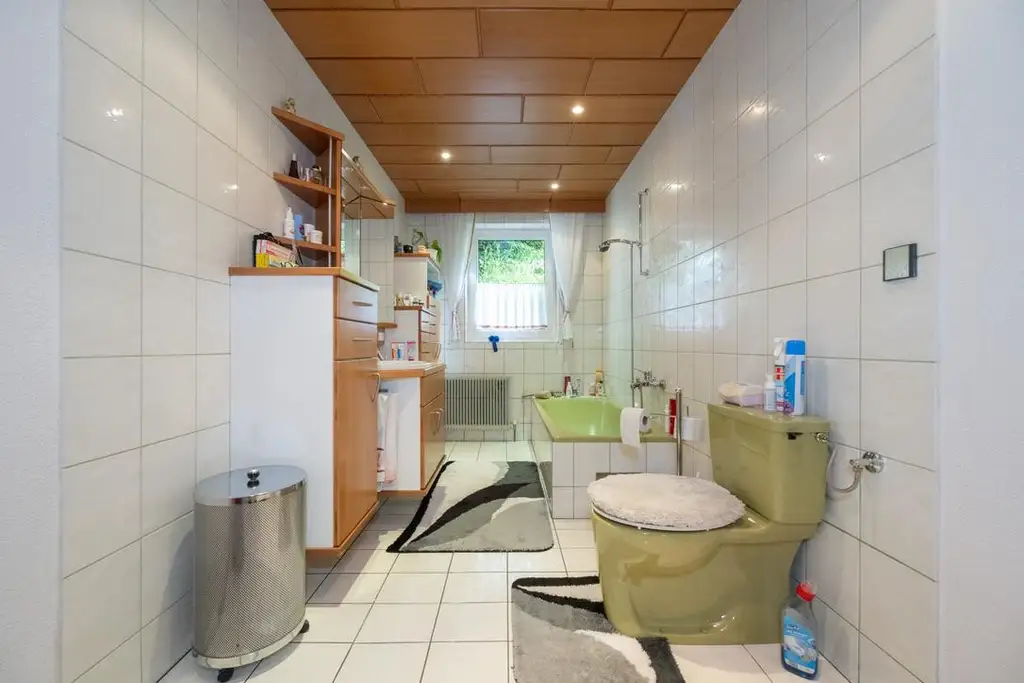 WOHNEN IM GRÜNEN – 242 m² WOHN-NUTZFLÄCHE – 3.903 m² GRUNDSTÜCK! Charmantes Einfamilienhaus voller Potenzial und zahlreicher Gestaltungsmöglichkeiten!