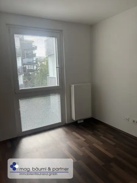 Elegante, neue 4 Zimmerwohnung mit grossartigem Balkon und Grünblick
