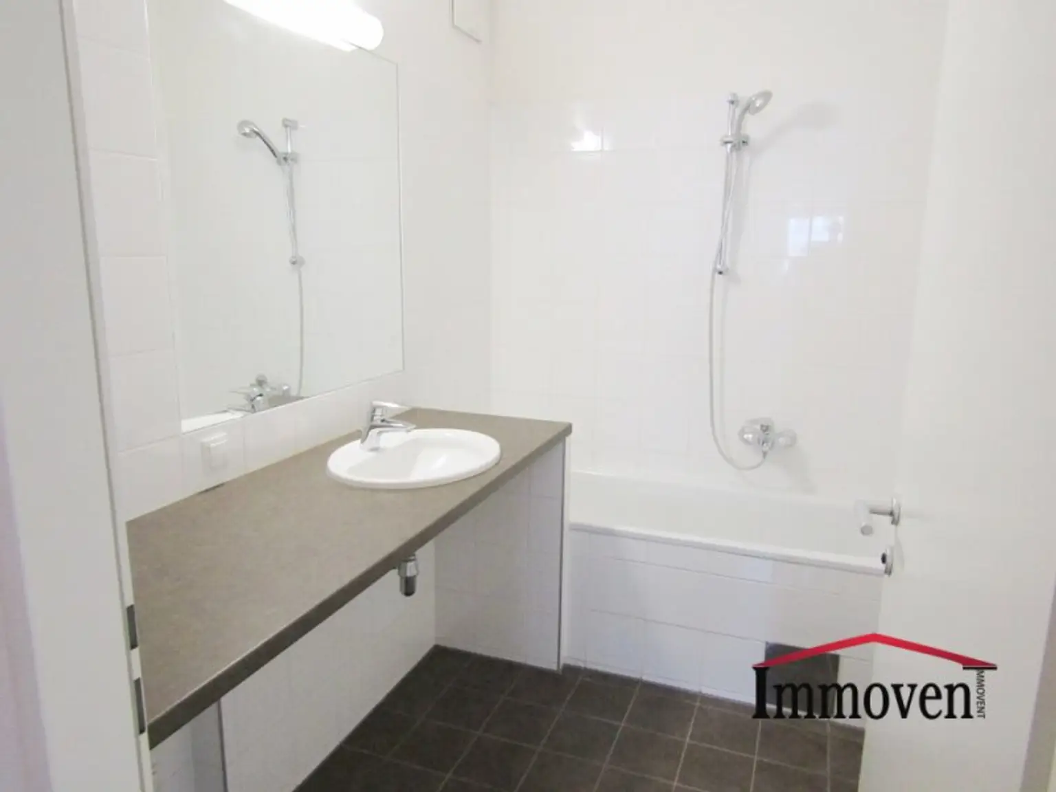 RUHELAGE -  2-Zimmerwohnung mit Balkon! (Mietbeginn 01.03.2026)