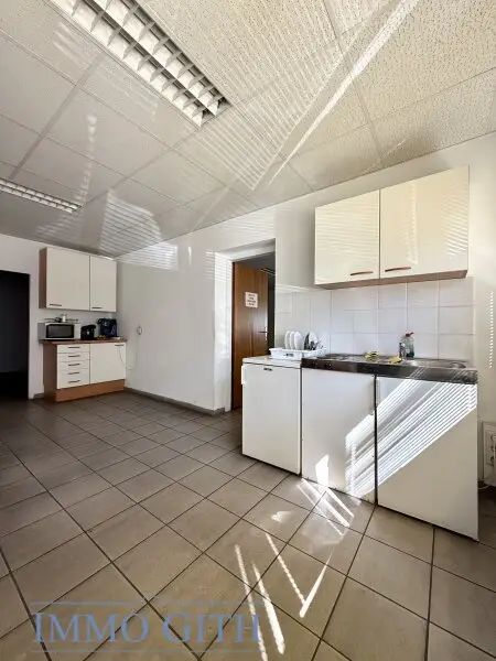 950 m² Lager + 355 m² Büro in 1230 Wien (Talpagasse) zu mieten! – Top-Anbindung, videoüberwacht, flexibel nutzbar