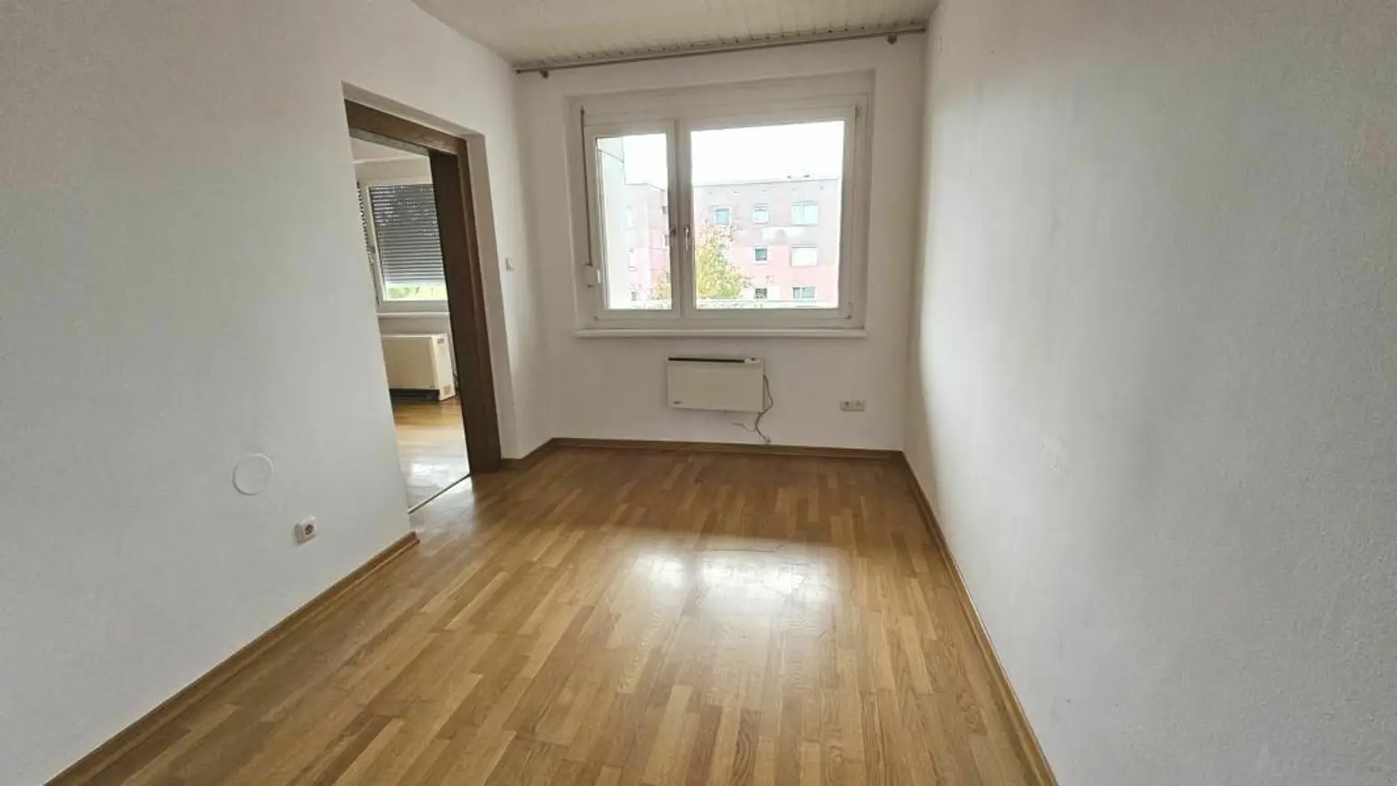 **Sonniges Raumwunder mit Loggia und Parkplatz**