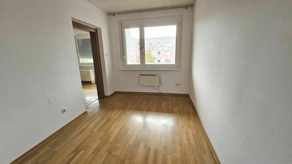 **Sonniges Raumwunder mit Loggia und Parkplatz**