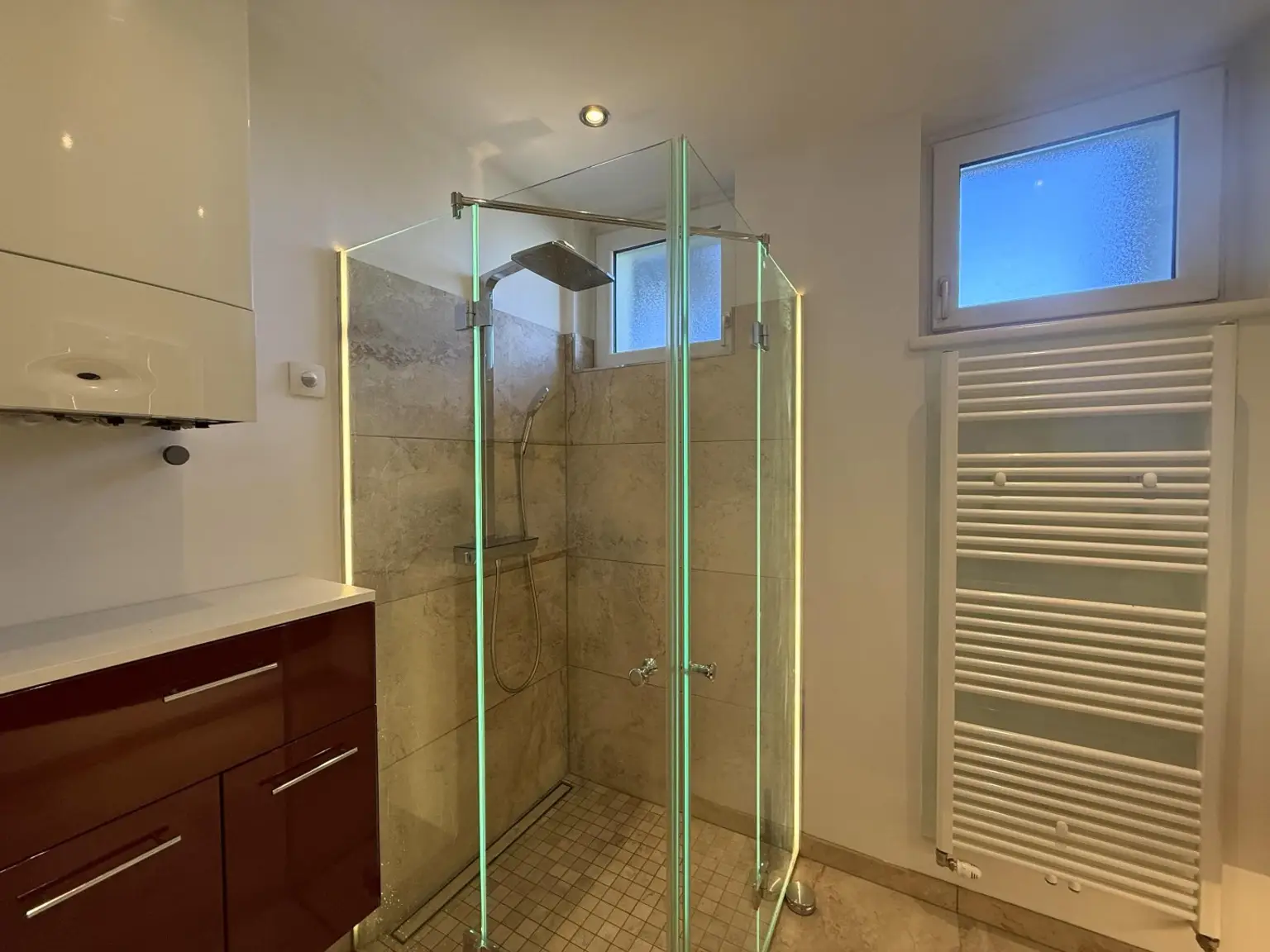 Traumhafte 3-Zimmer-Eigentumswohnung, Erstbezug nach Sanierung // Fantastic 3-room condominium, first occupancy after renovation in //