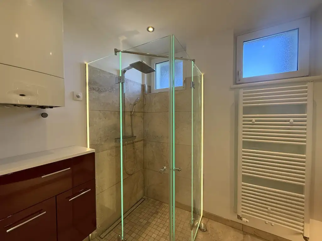 Traumhafte 3-Zimmer-Eigentumswohnung, Erstbezug nach Sanierung // Fantastic 3-room condominium, first occupancy after renovation in //
