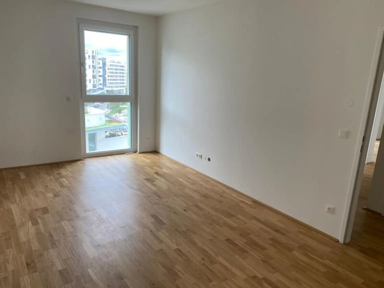 4 ZIMMER WOHNUNG MIT SEEBLICK