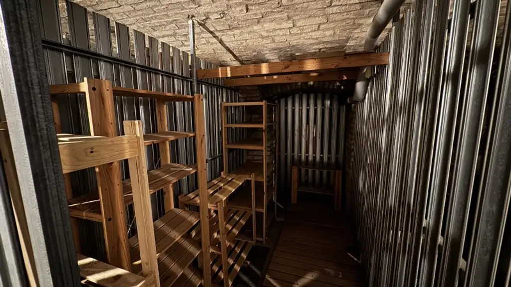 Lage Lage Lage - 99 m² Wohnung mit Potenzial & 4 Zimmern Nähe Kutschkermarkt