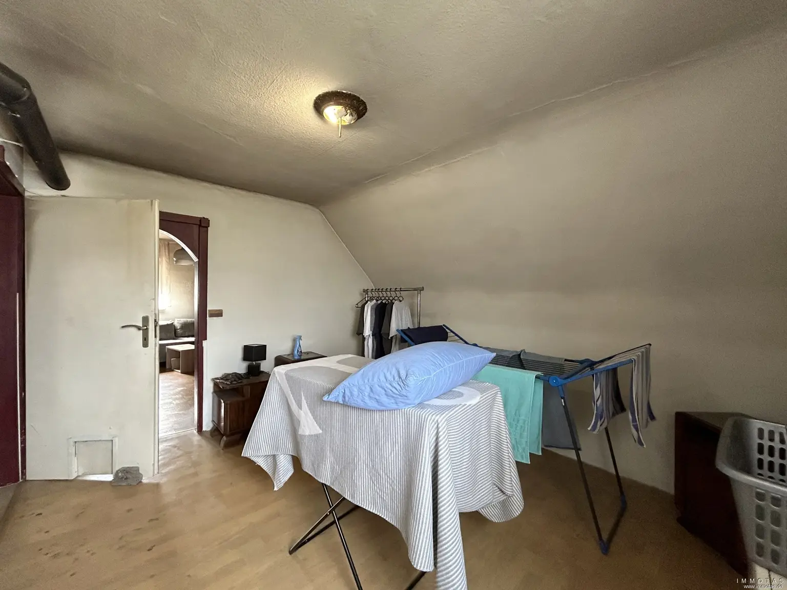 Zimmer 2 OG