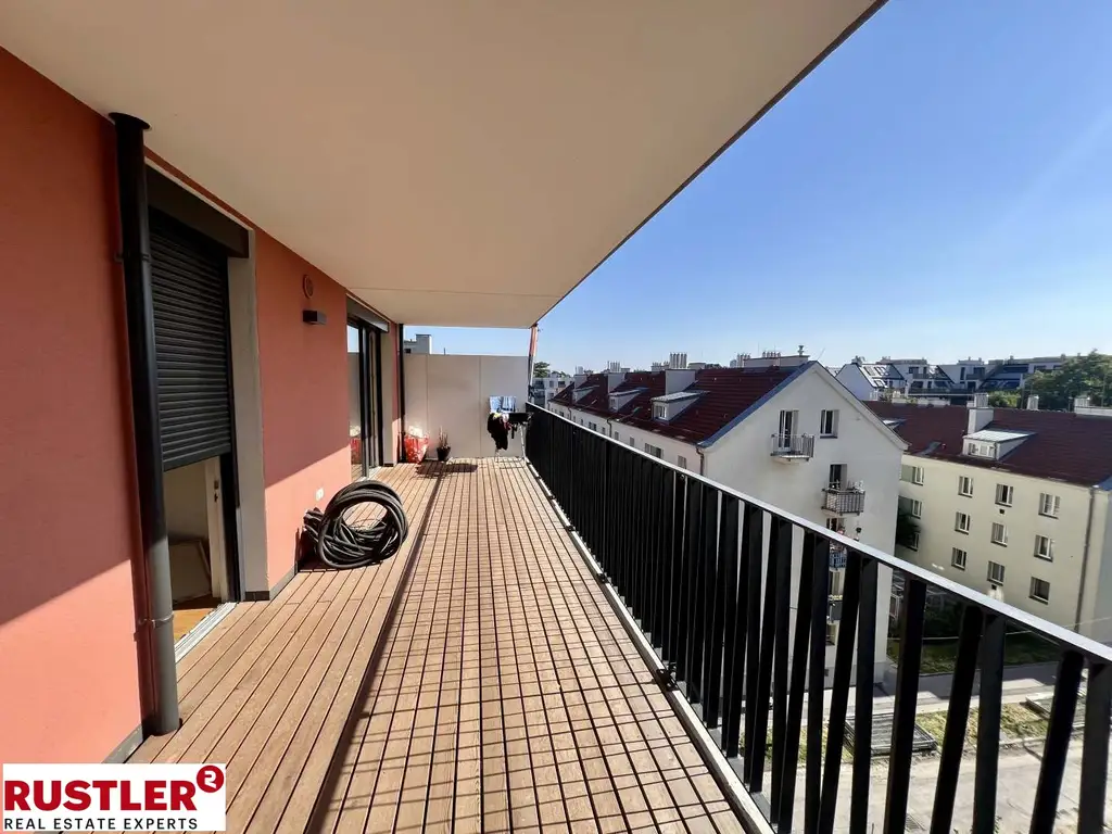 **ATTEMSGARTEN - HOCHWERTIGE 4 Zi WOHNUNG INKL. KÜCHE - 2 TERRASSEN - 2 BÄDER UND FITNESS**