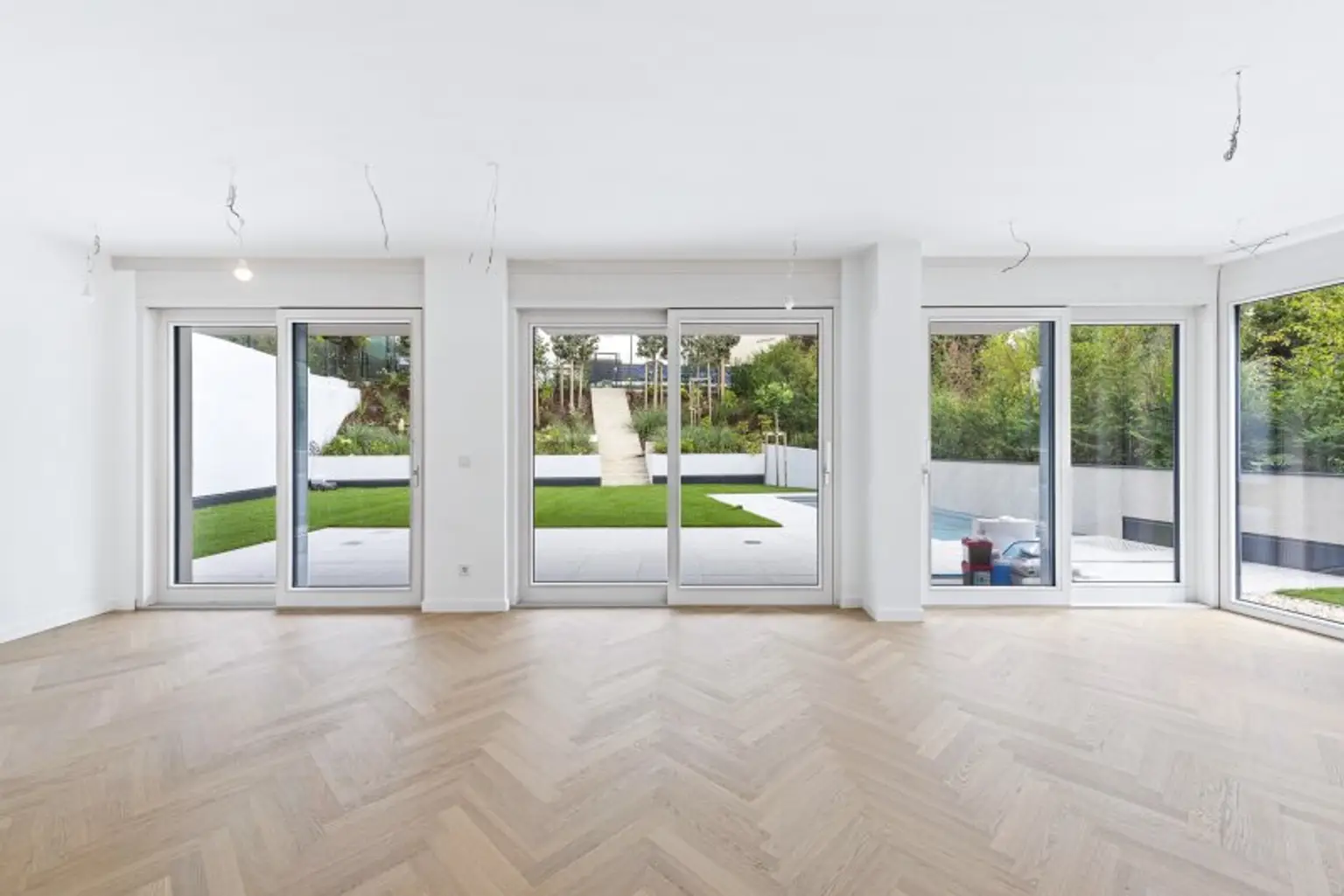 EXKLUSIVE GARTENWOHNUNG IN HIETZING MIT SALZWASSER-POOL UND SAUNA