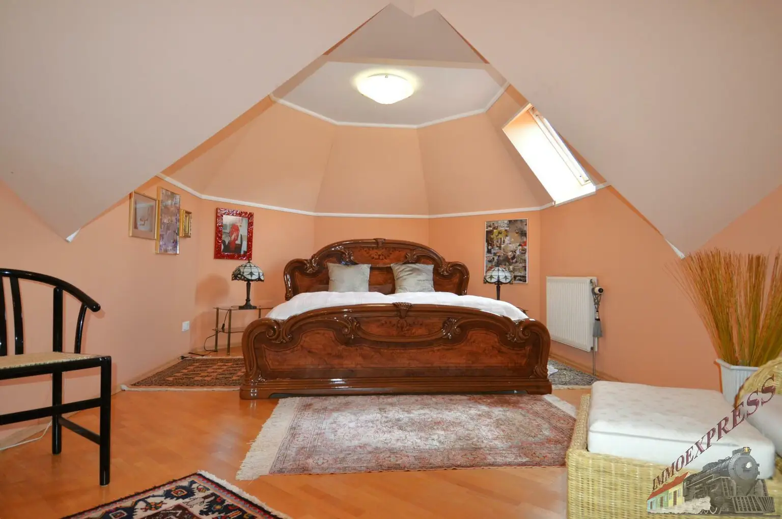Repräsentatives Einfamilienhaus im italienischen Stil auf ca. 2.711 m²