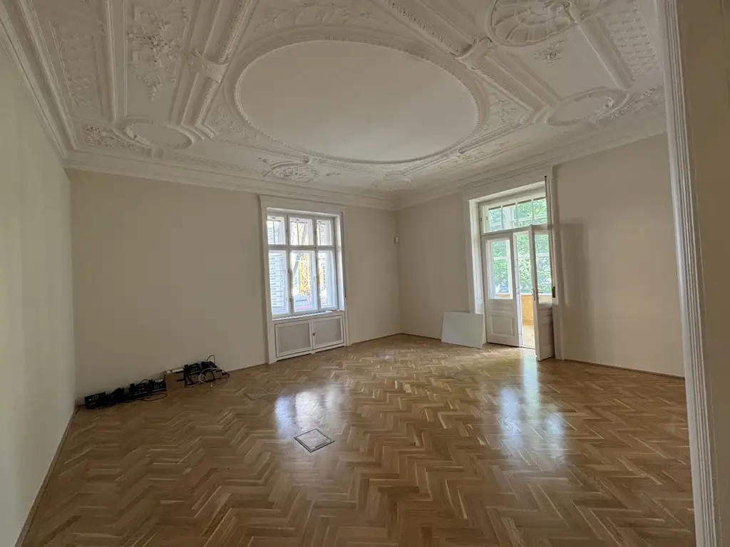 Hervorragender Kanzlei-Grundriss. Villenetage mit Top-Ausstattung