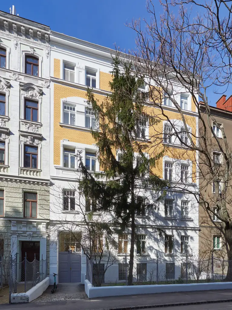 Feiner Altbau im Dritten: 2-Zimmer-Wohnung mit durchdachtem Grundriss