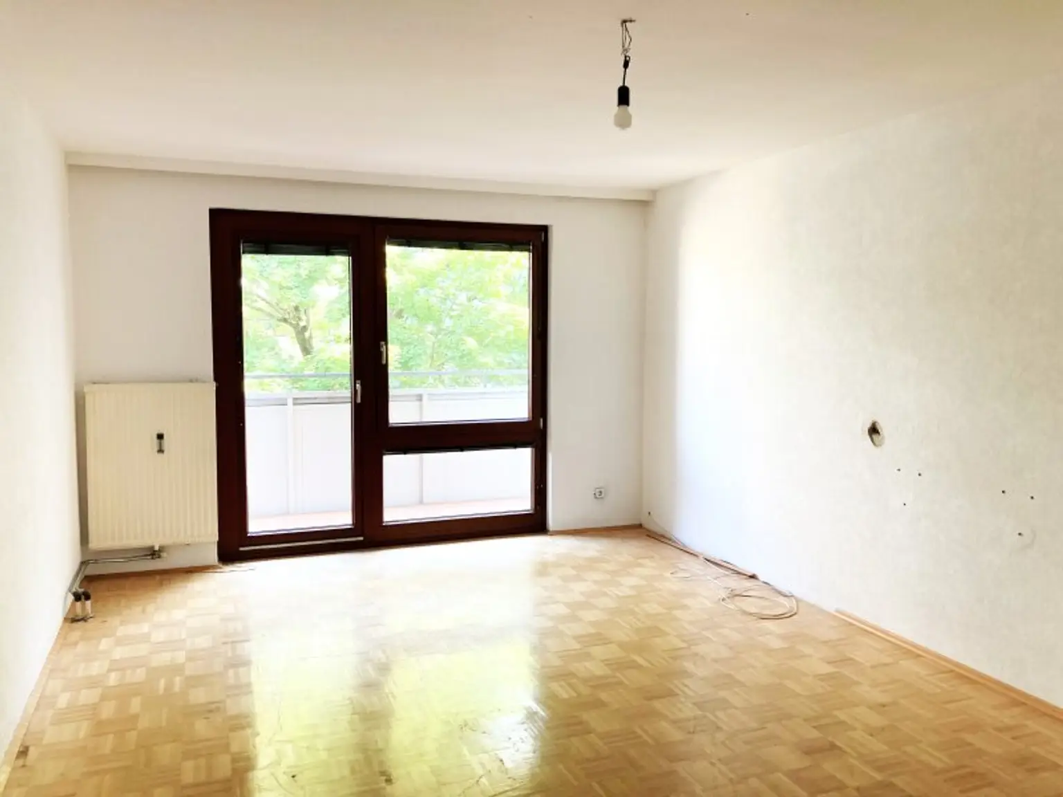 BLICK INS GRÜNE - 2 Zimmer mit Loggia direkt bei der U6