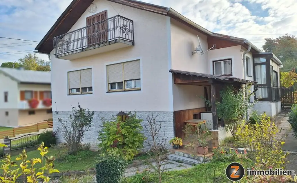 Gepflegtes Wohnhaus in ruhiger Hanglage