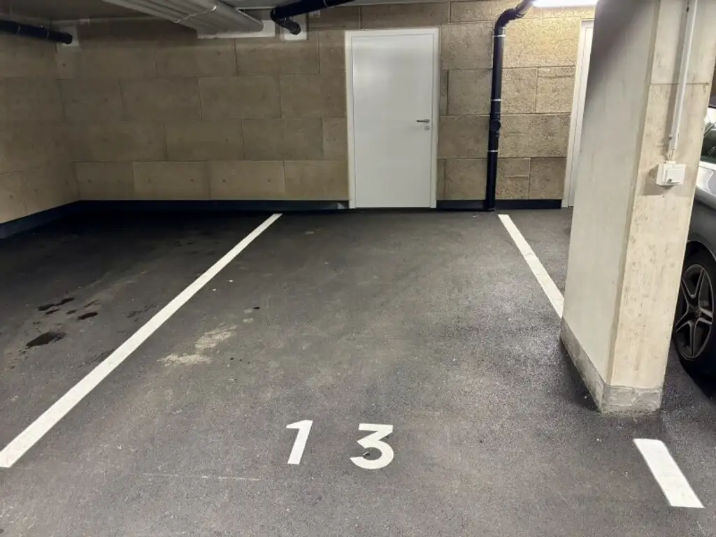 TG-Platz inkl. Lagerraum in Amras