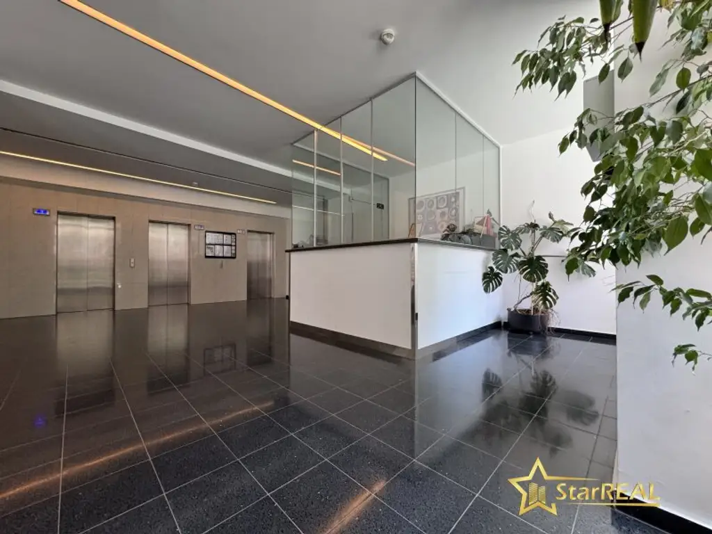 20. STOCK! TOP-WOHNUNG IM DELUGAN MEISSL TOWER. GARAGENPLATZ VORHANDEN. Sauna und Fitnessraum im Haus.