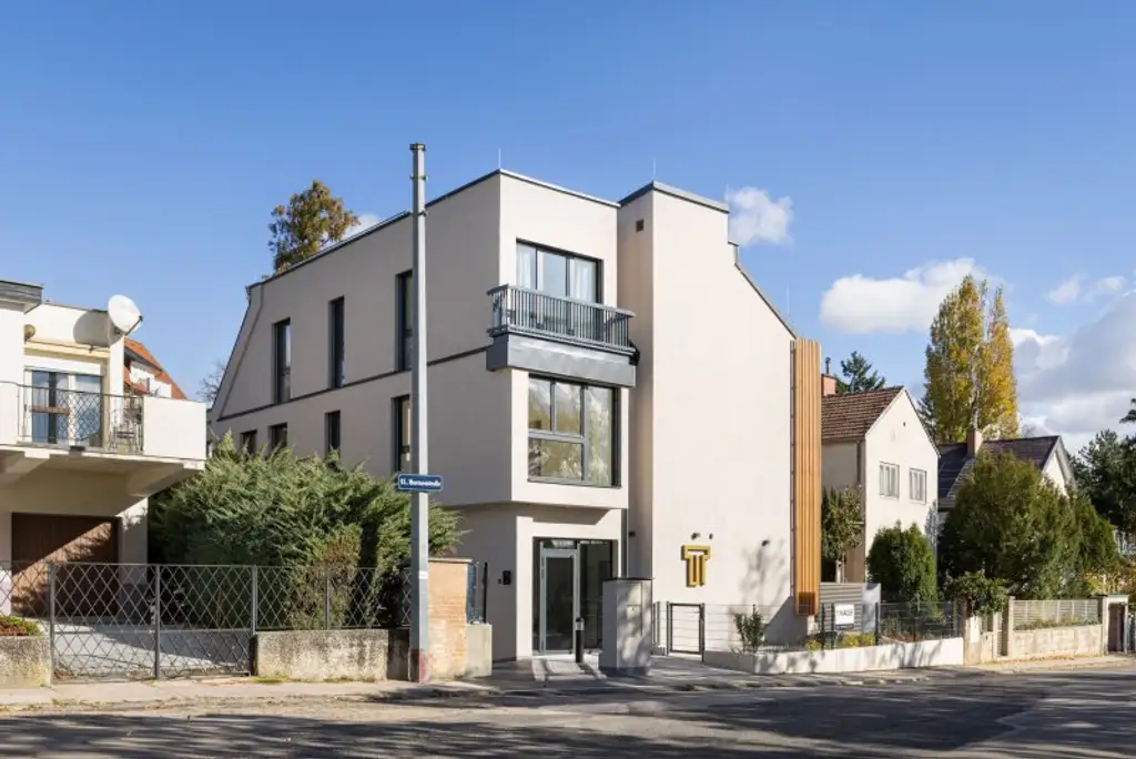 EXKLUSIVE GARTENWOHNUNG IN HIETZING MIT SALZWASSER-POOL UND SAUNA