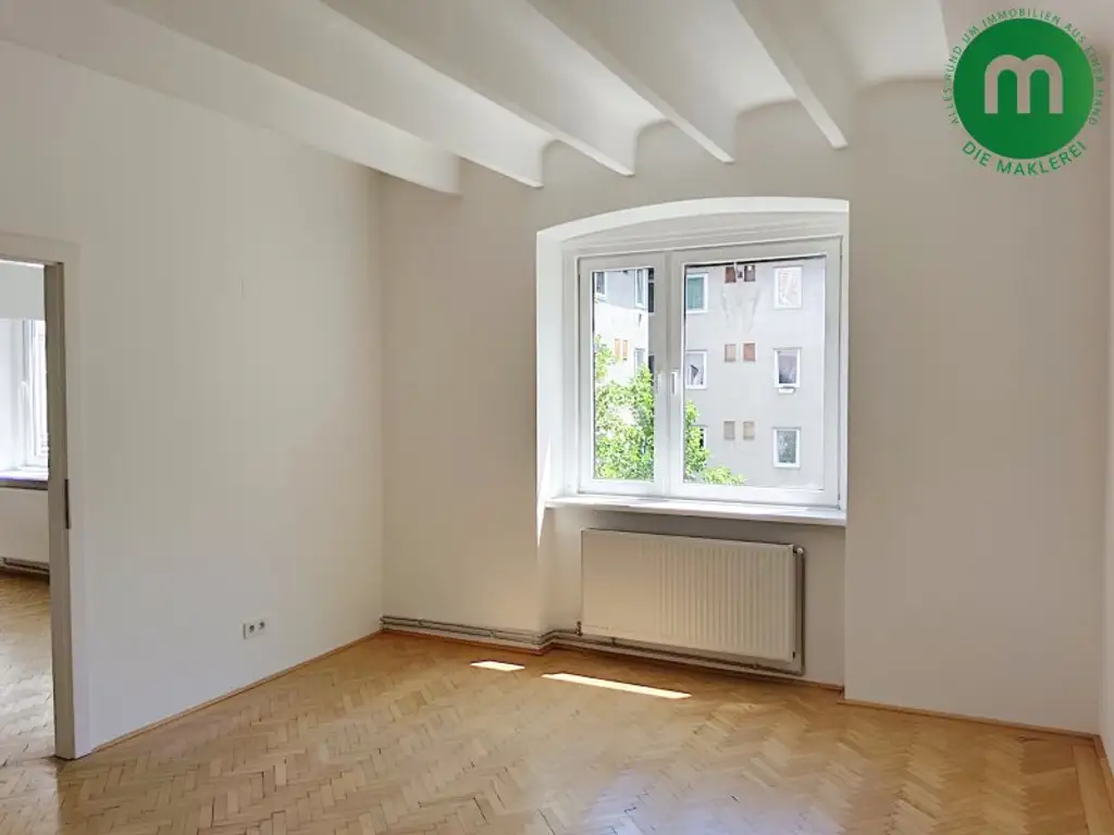 Unbefristete Miete: geräumiger 2-Zimmer-Altbau