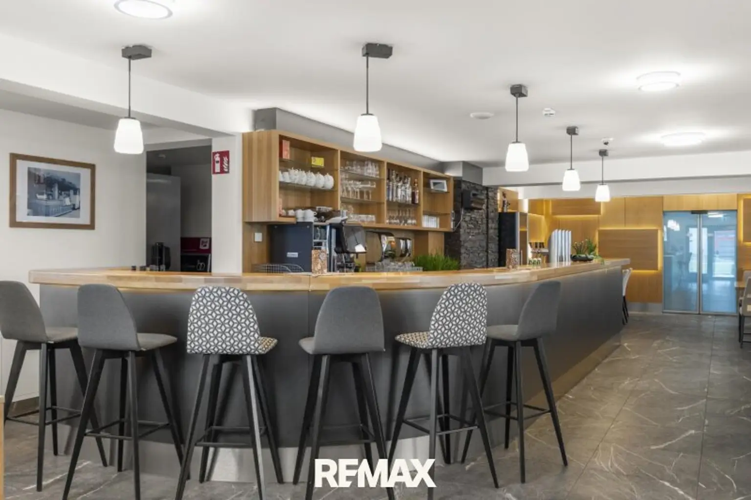 an der Bar