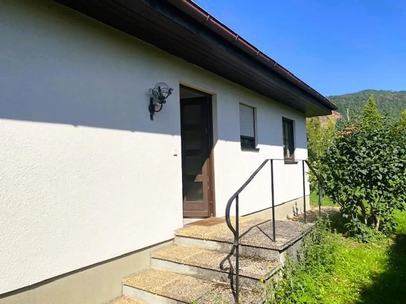 Einziehen und bleiben! Gepflegter Bungalow, traumhafte Grünlage!