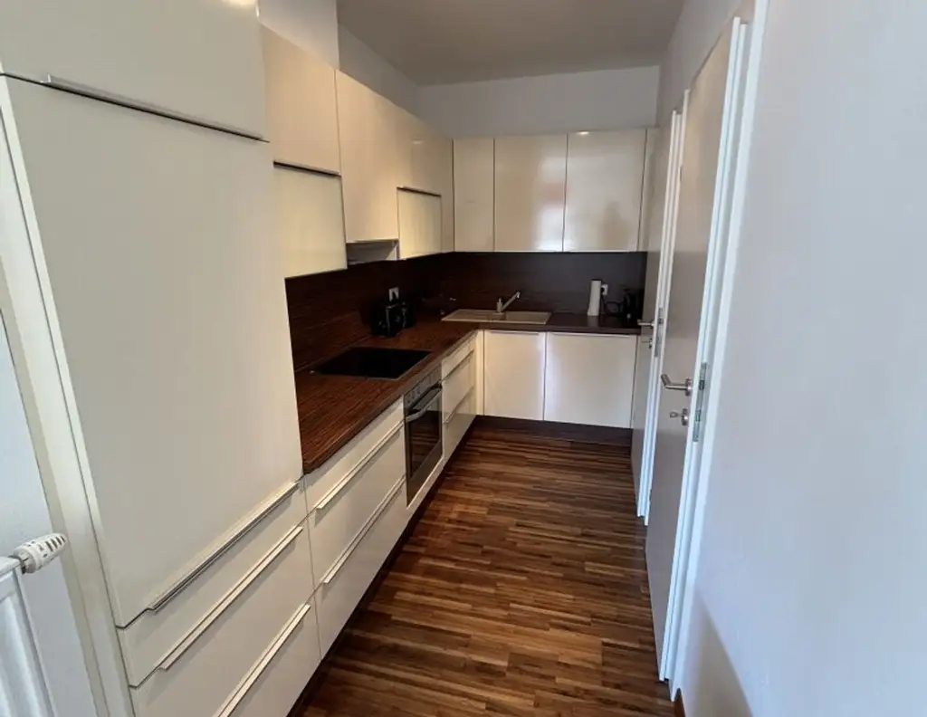 Traumwohnung mit Seeblick und eigenem Badestrand mitten in Pörtschach