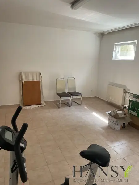 Neuwertiges Traum-Einfamilienhaus in Pfaffstätten: Stil, Pool und Gartenparadies!