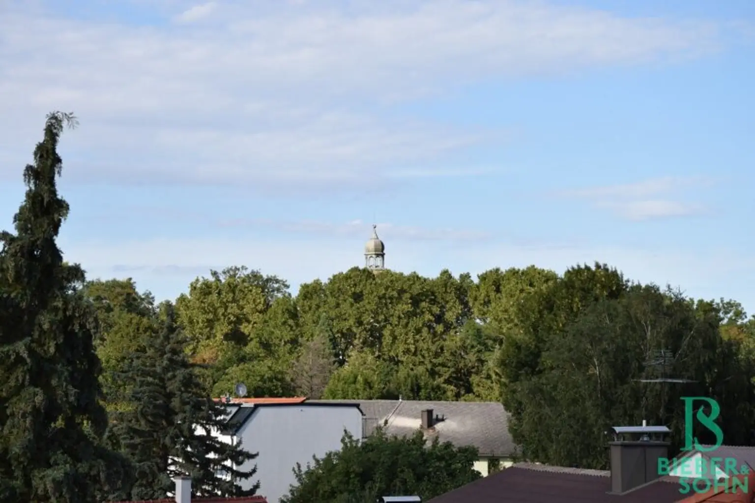 Großzügiges, sonniges Einfamilienhaus mit 80m² Dachterrasse