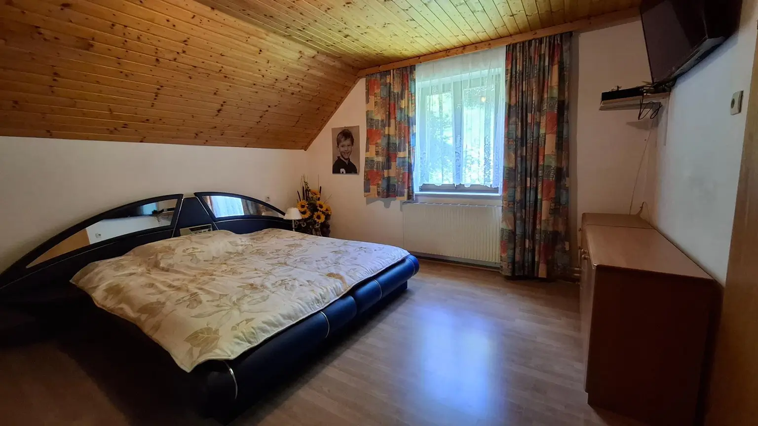 Schlafzimmer-DG