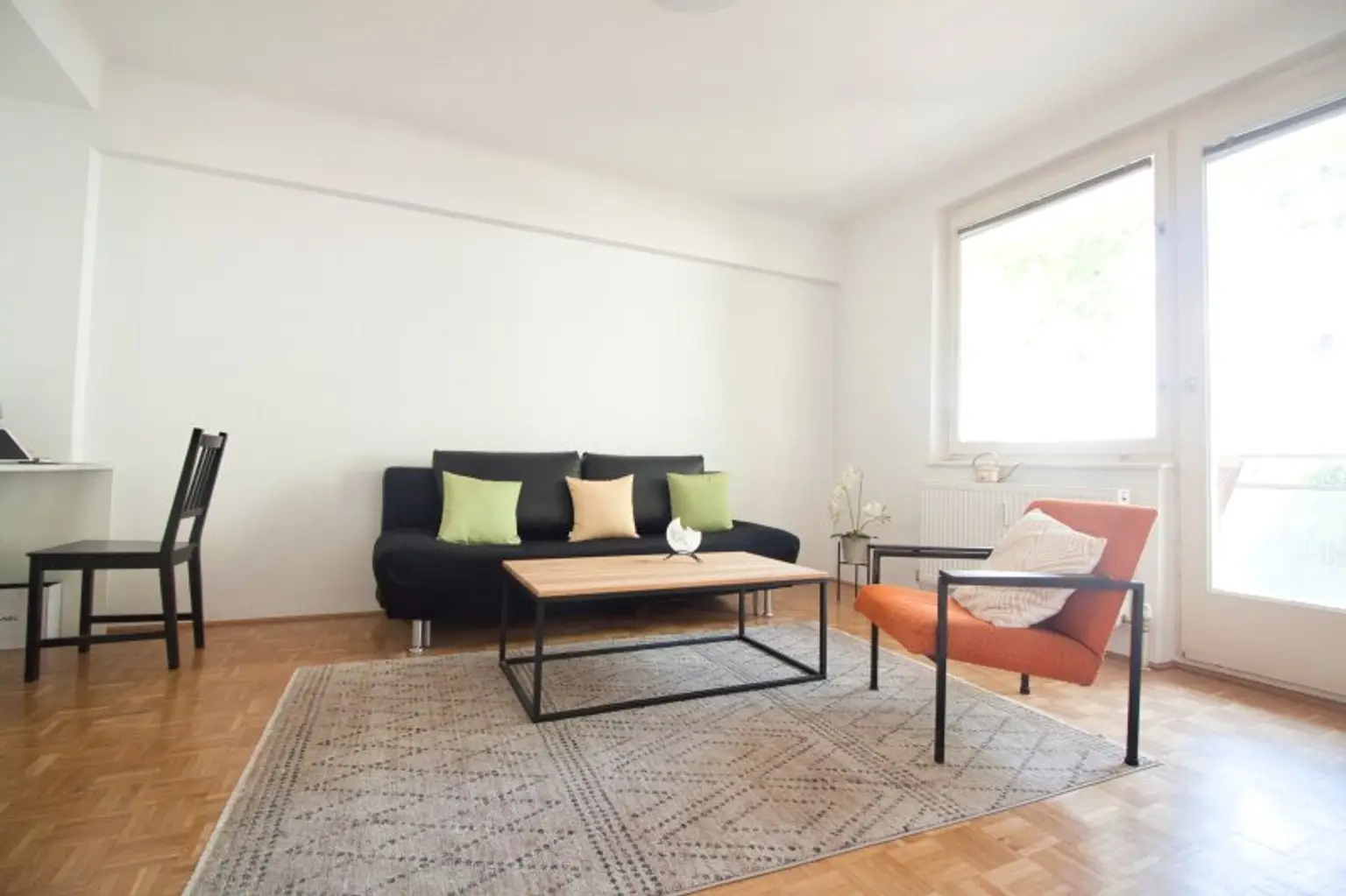 VOLLMÖBLIERT | Loggia mit Grünblick | EUR 1.200,-- inkl. Heizung | TOP Lage Nähe U4 Hietzing