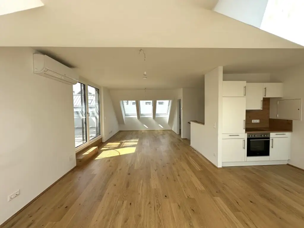 Hier werden Träume war! Exklusive 4-Zimmer Maisonette-Wohnung mit ca. 113 m2 sowie eigener Dachterrasse in ruhiger Lage