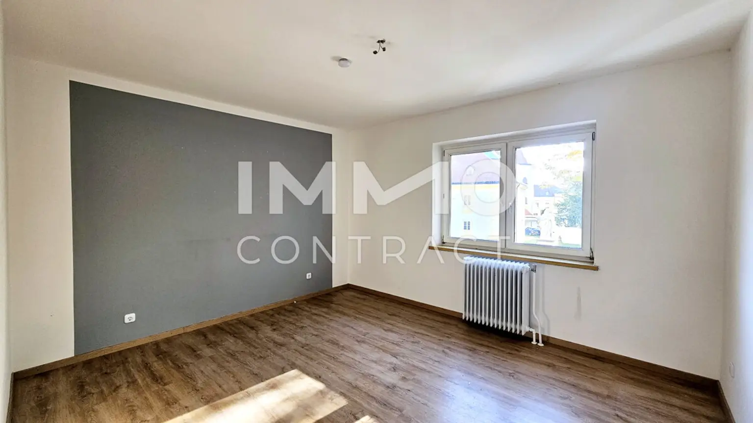 Geräumige, moderne 4-Zimmer-Wohnung mit zwei Bädern und großer Küche im Zentrum von Laxenburg