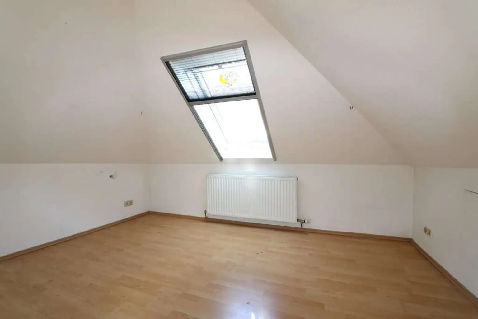 Bauernhaus mit zwei Wohneinheiten + Nebengebäude!