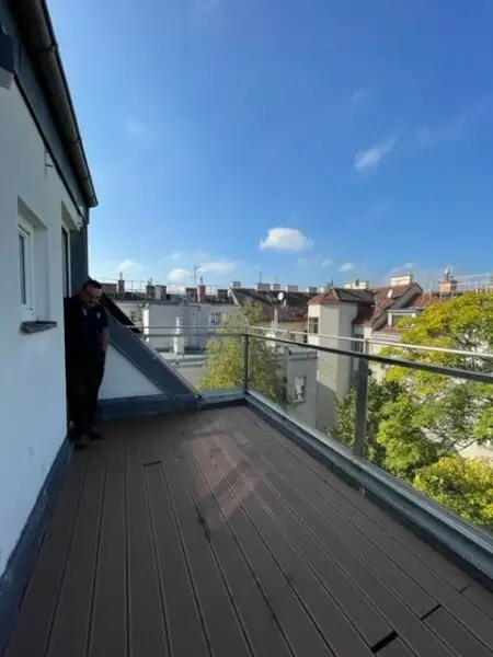 Möblierte Dachgeschoss Maisonette, 5 Zimmer, +3 (4) Schlafzimmer, 2 Bäder, Terrasse, offener Kamin - sehr attraktive Wohnung | furnished 4 BR apartment with 3 bathroom and terrace