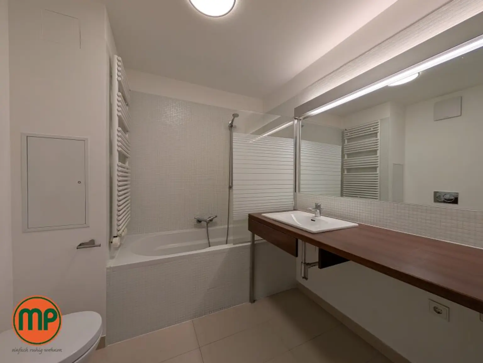 AB APRIL - Lichtdurchflutete 2 Zimmerwohnung