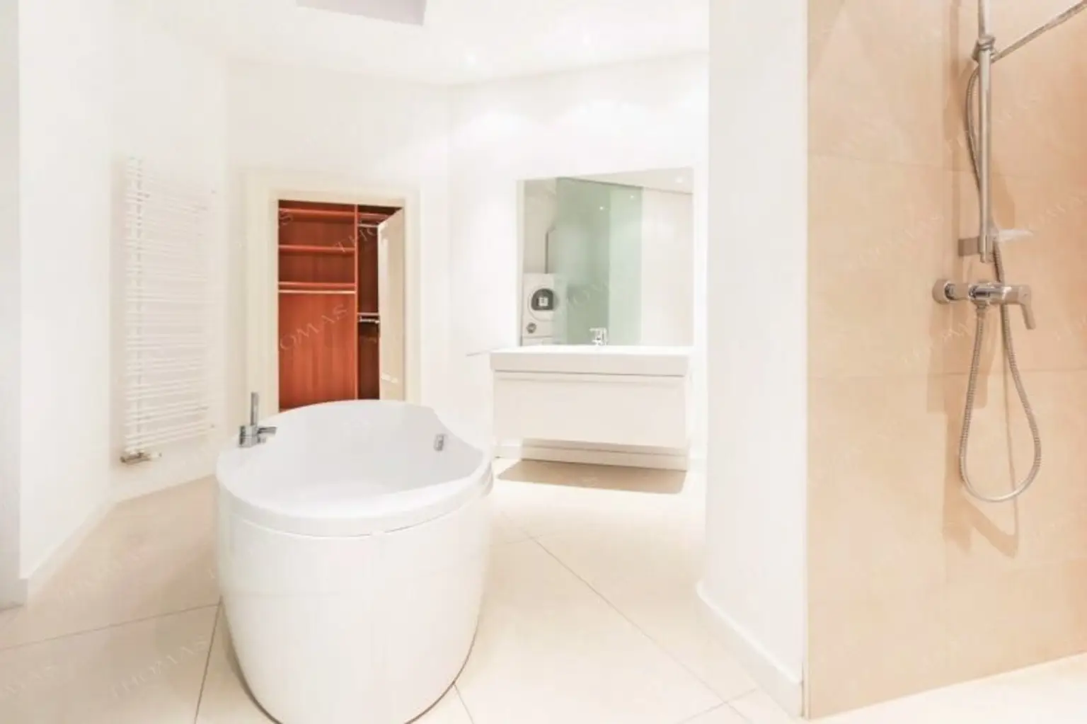 Elegant & zentral – Exklusiv möblierte Altbauwohnung im Servitenviertel