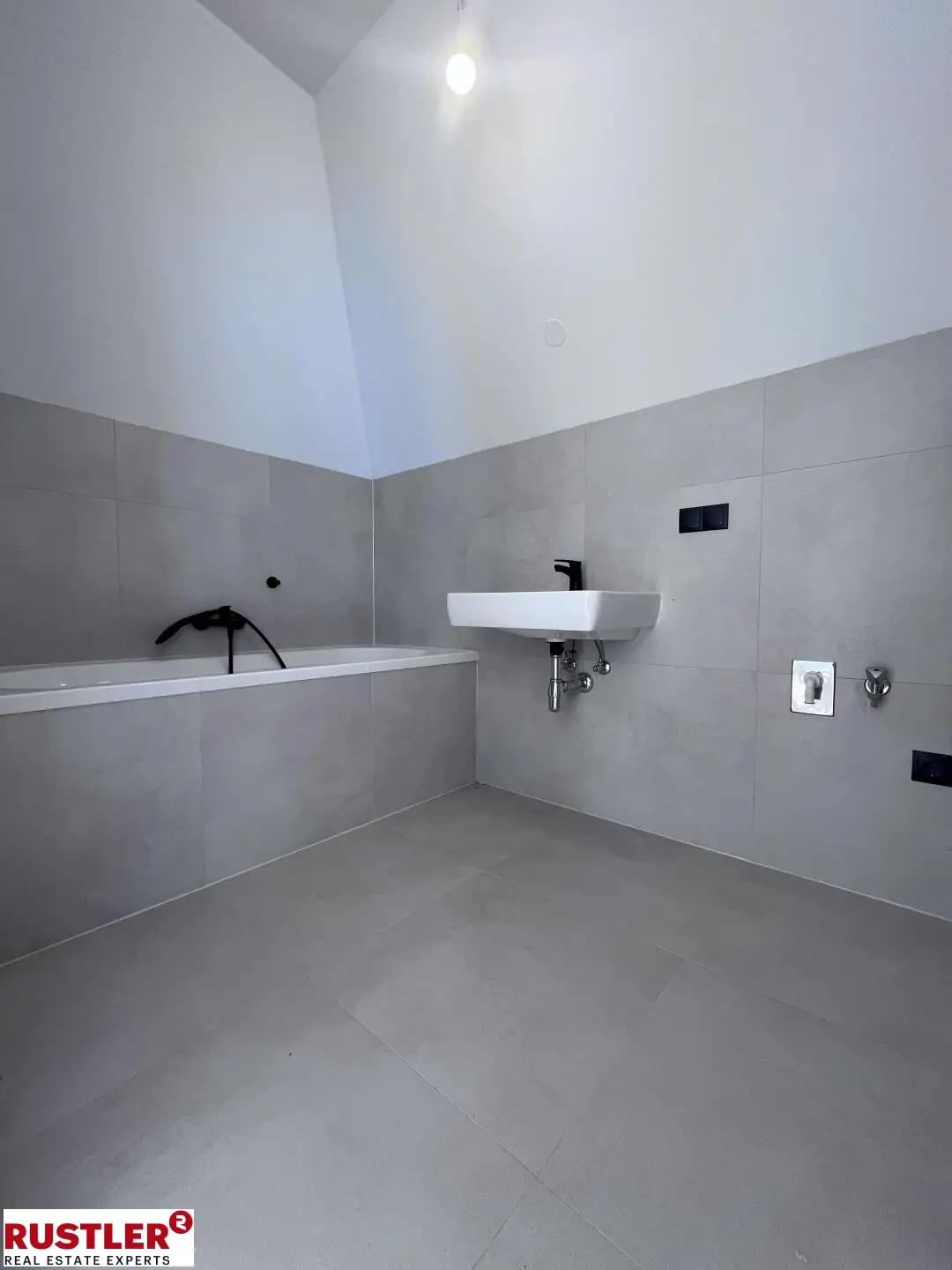 Eiinzigartige Dachgeschoss-Maisonette mit 3 Terrassen & Fernblick | ERSTBEZUG am Reinlpark